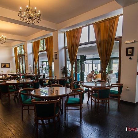 Riviera 990 - Resort & Restaurant Ieşelniţa Exteriér fotografie
