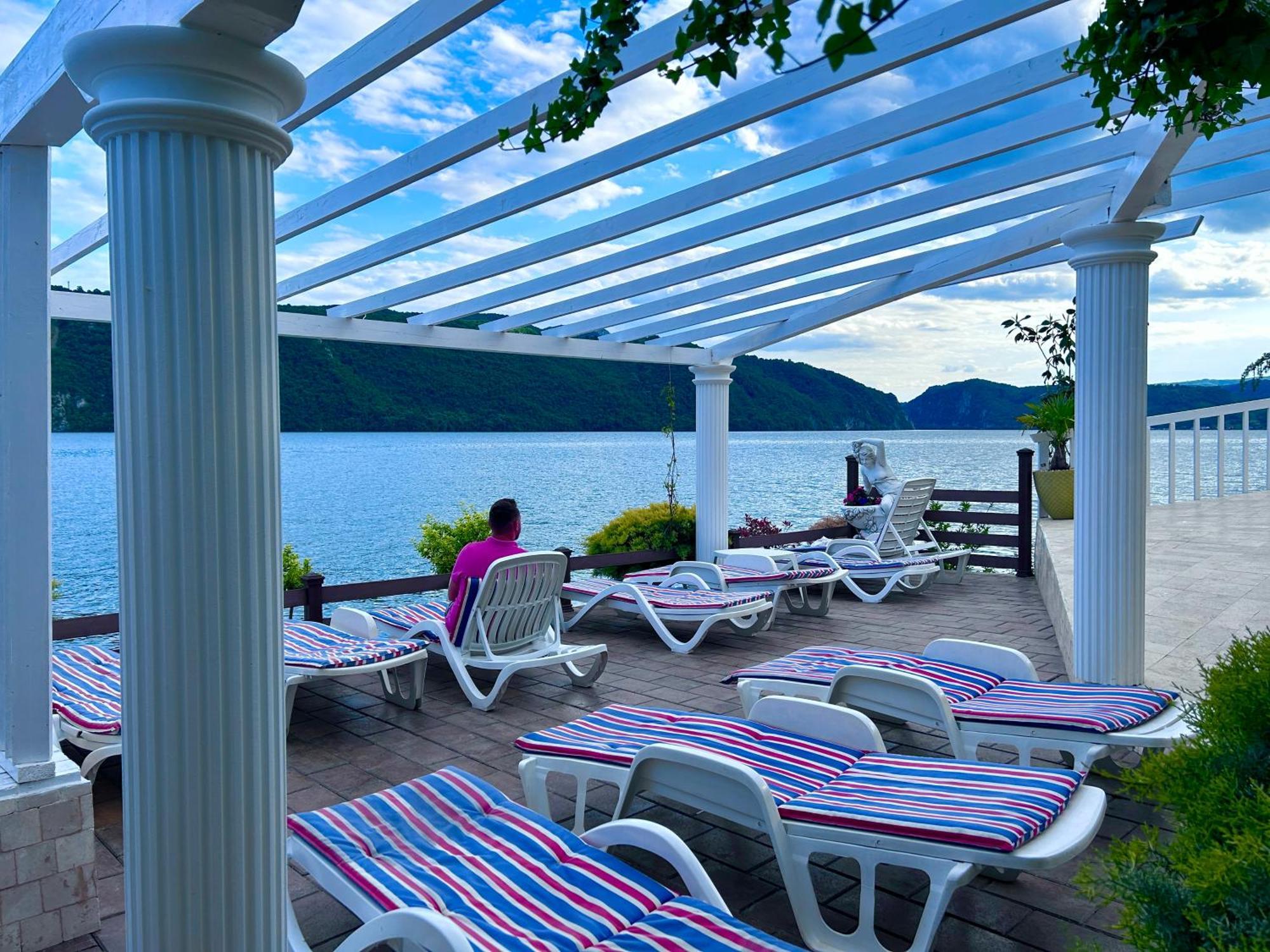 Riviera 990 - Resort & Restaurant Ieşelniţa Exteriér fotografie