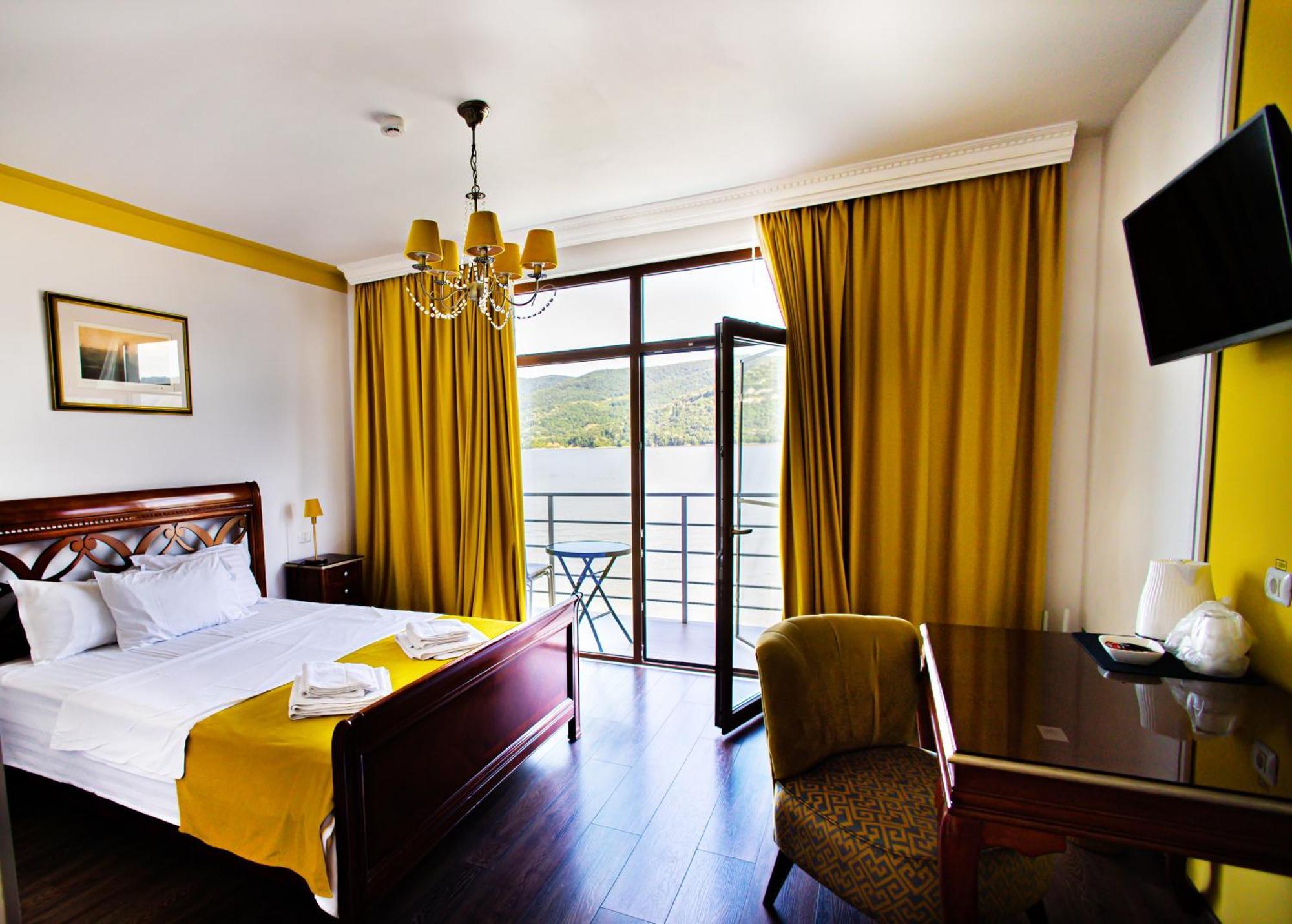 Riviera 990 - Resort & Restaurant Ieşelniţa Exteriér fotografie